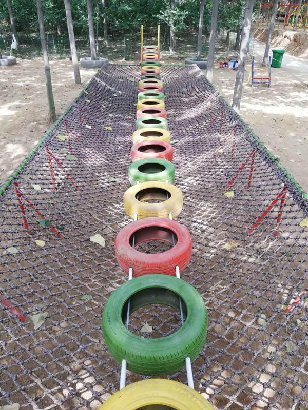 主題樂園游樂設備