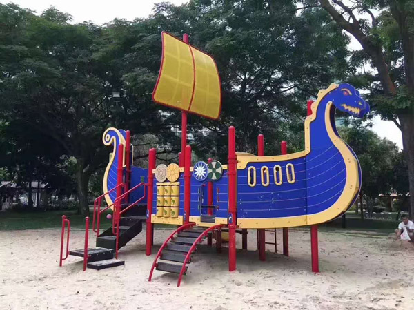 小區無動力滑梯