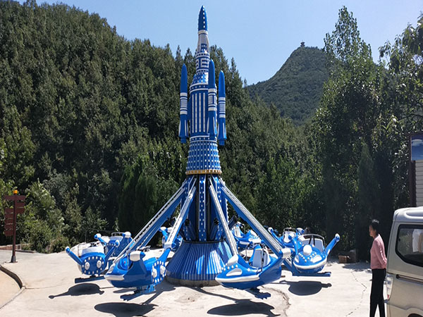 主題樂園大型自控飛機