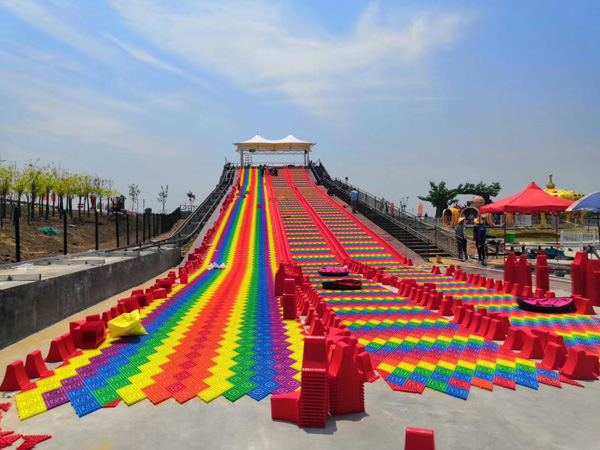 無動力游樂設備現(xiàn)場